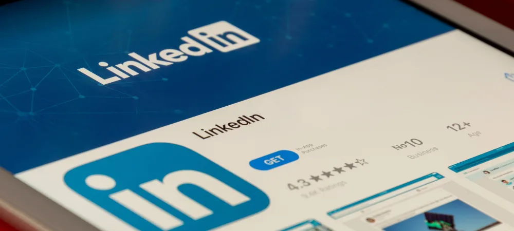 App store screenshot of LinkedIn marketing for Construction companies