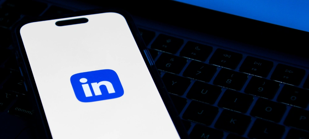 Paid LinkedIn Marketing app on mobile device